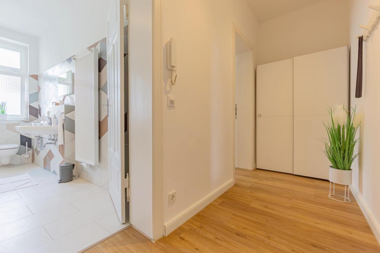 Modernes Apartment - Zentral, Ruhig, Wlan, Netflix, Kueche, Schreibtisch, Parkplatz, Waschtrockner Cottbus Exterior photo